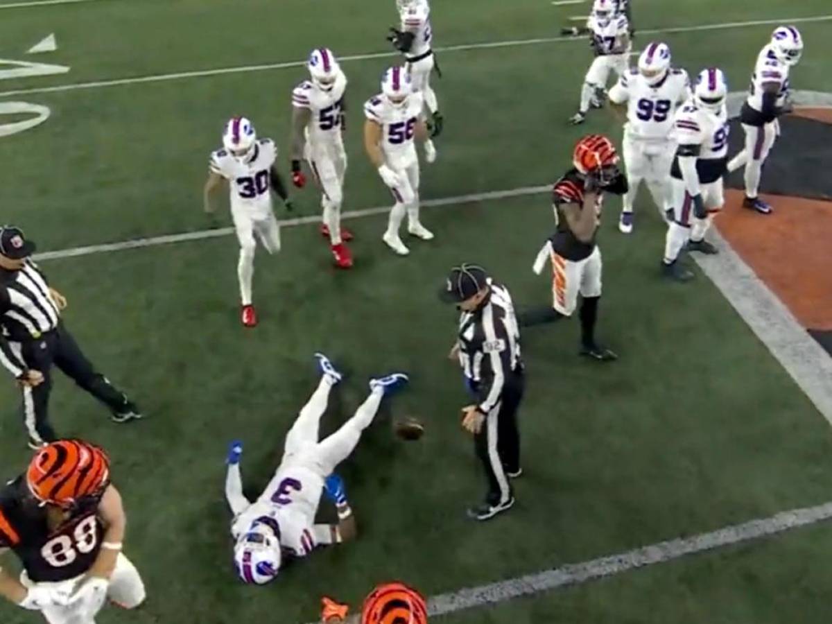 Momento en el que Damar Hamlin se desplomaba al suelo.
