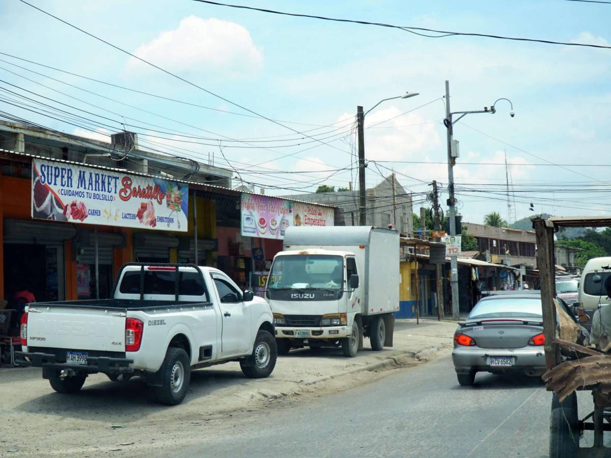 En la calle principal se han establecido mayoría de negocios y ya forman un “distrito comercial”.