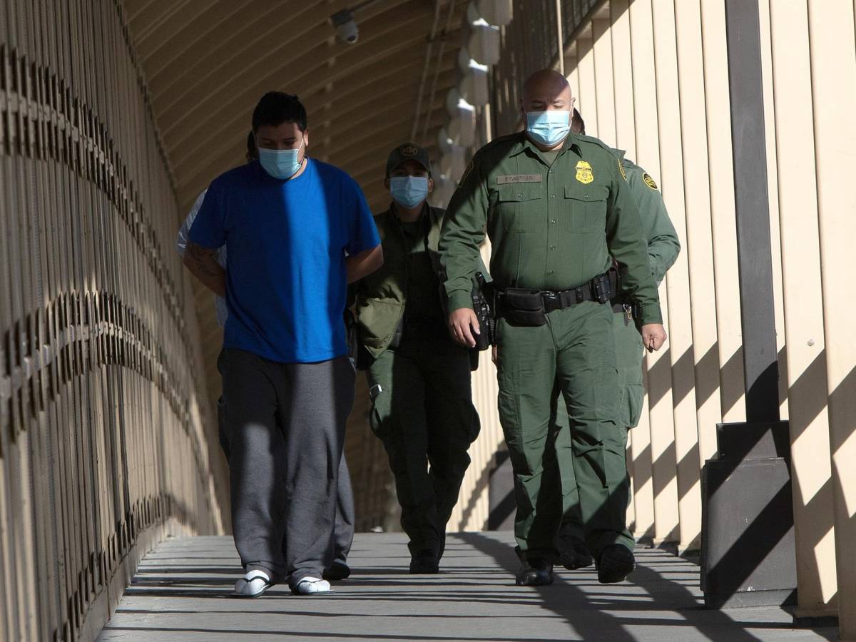 Tribunal de EEUU niega pedido para suspender programa que devuelve a solicitantes de asilo