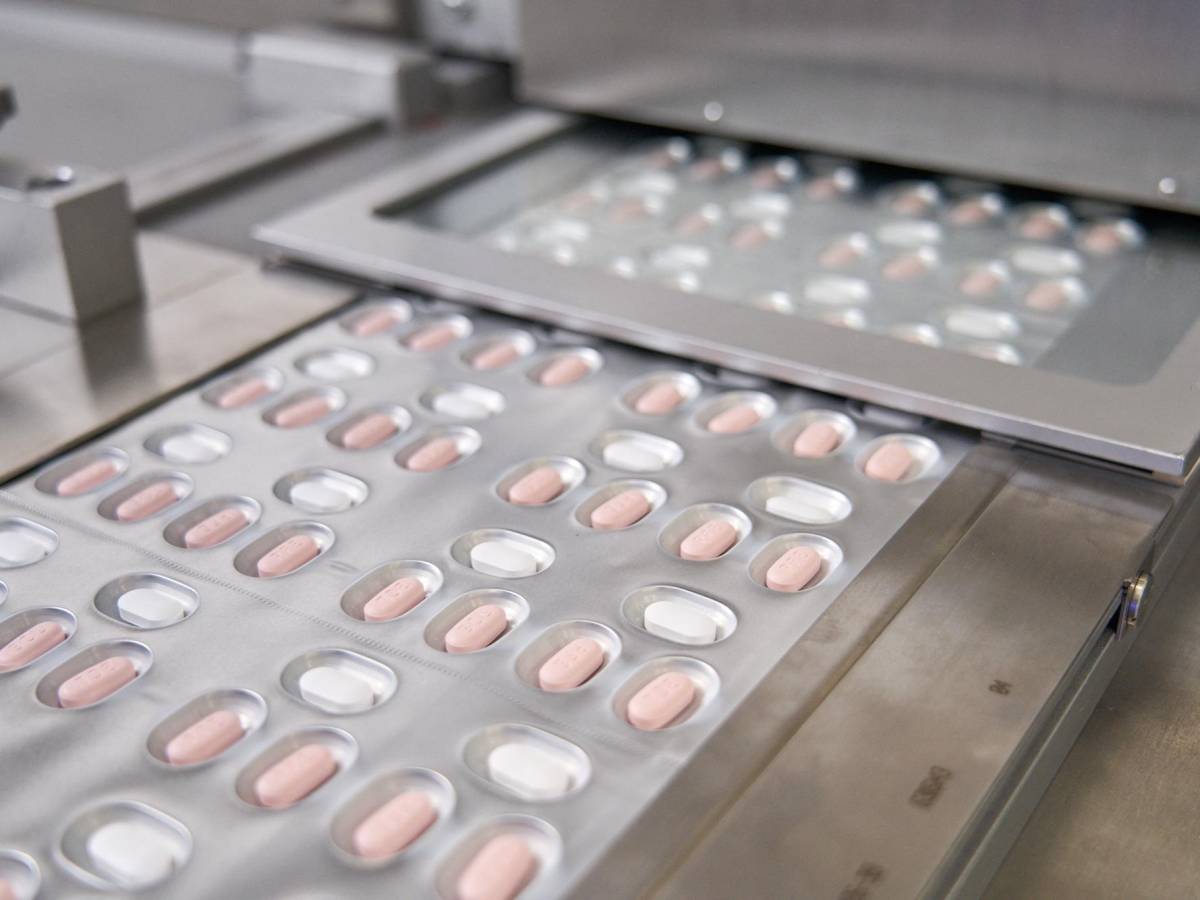 Europa aprueba píldora anticovid de Pfizer para uso de emergencia
