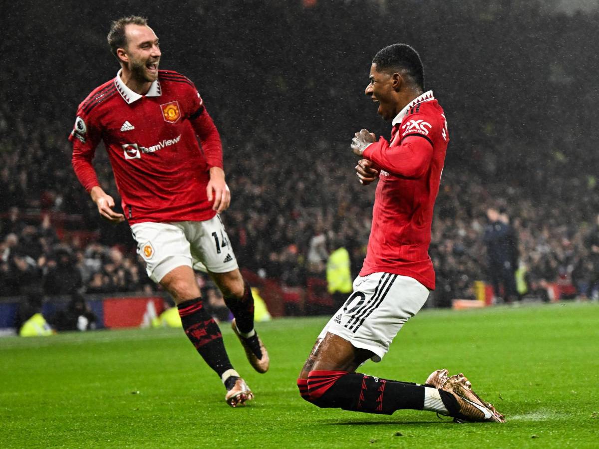 Marcus Rashford celebrando su gol en la goleada al Nottingham Forest.