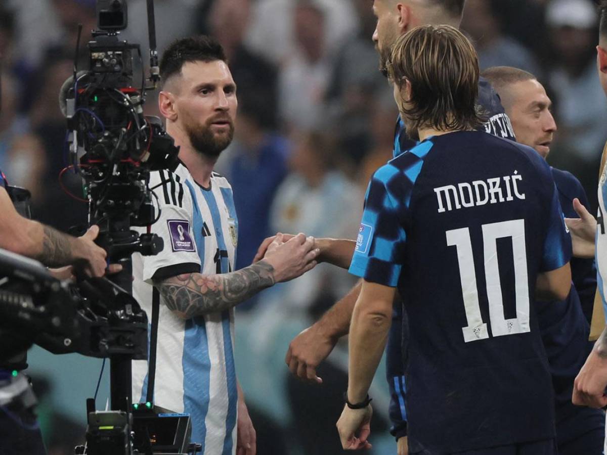 Messi y Modric se saludaron al final del partido.