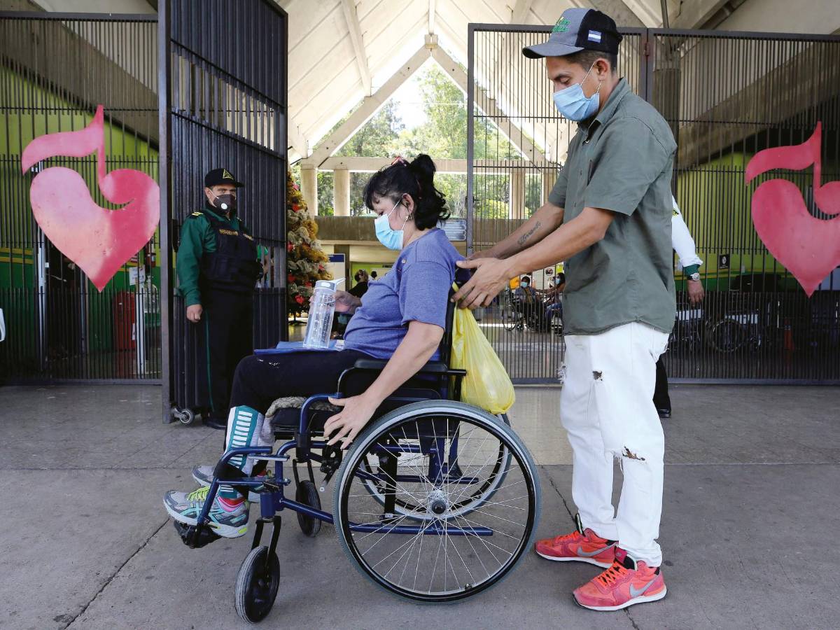 Pacientes de Teletón resaltan el apoyo de esa fundación durante 32 años