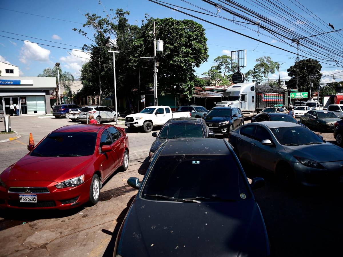 Piden ordenamiento vial en la 7 calle de San Pedro Sula