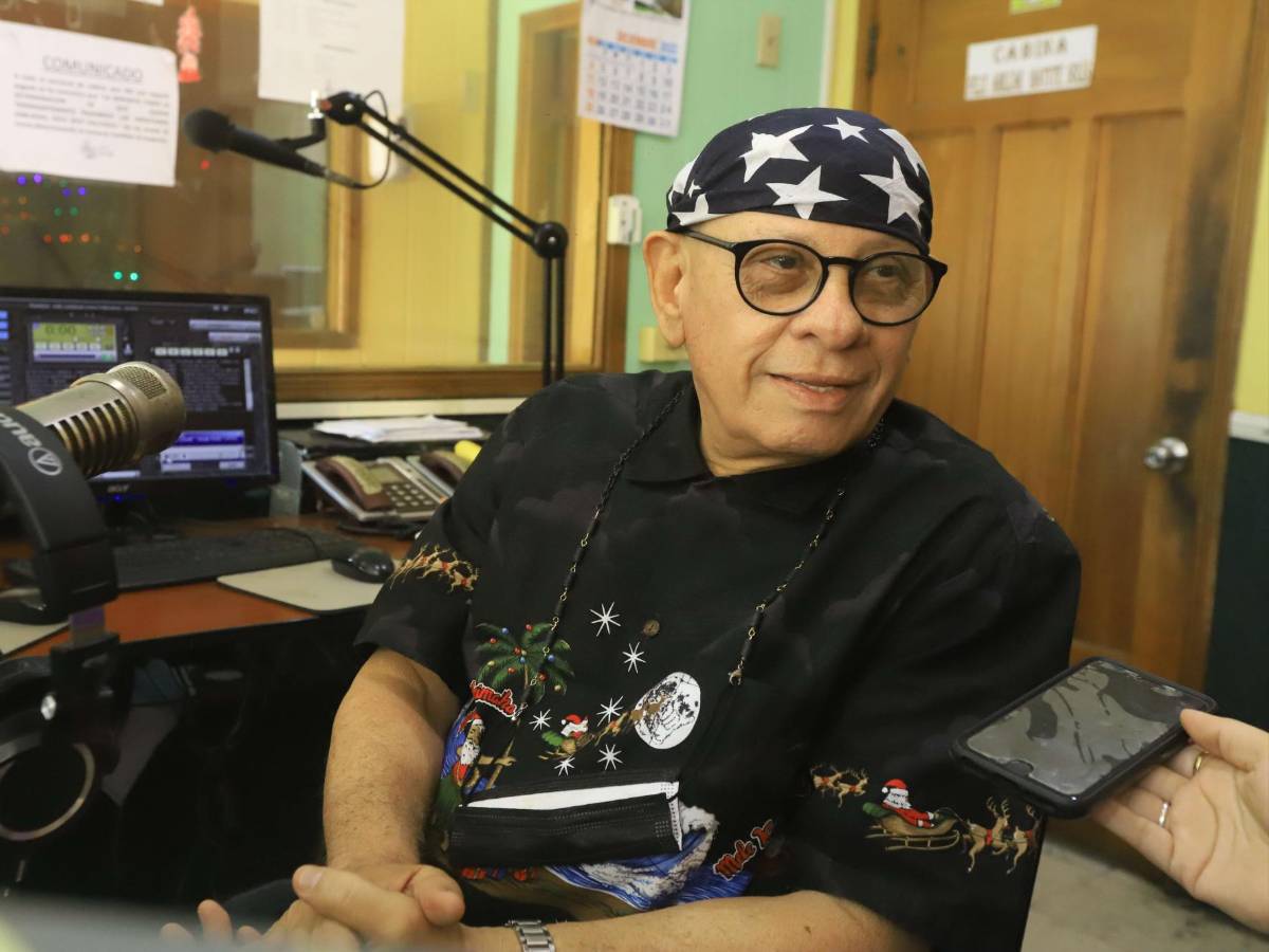 Para el locutor, tantos años de experiencia le han dejado gratos recuerdos, y no se arrepiente del camino que eligió.