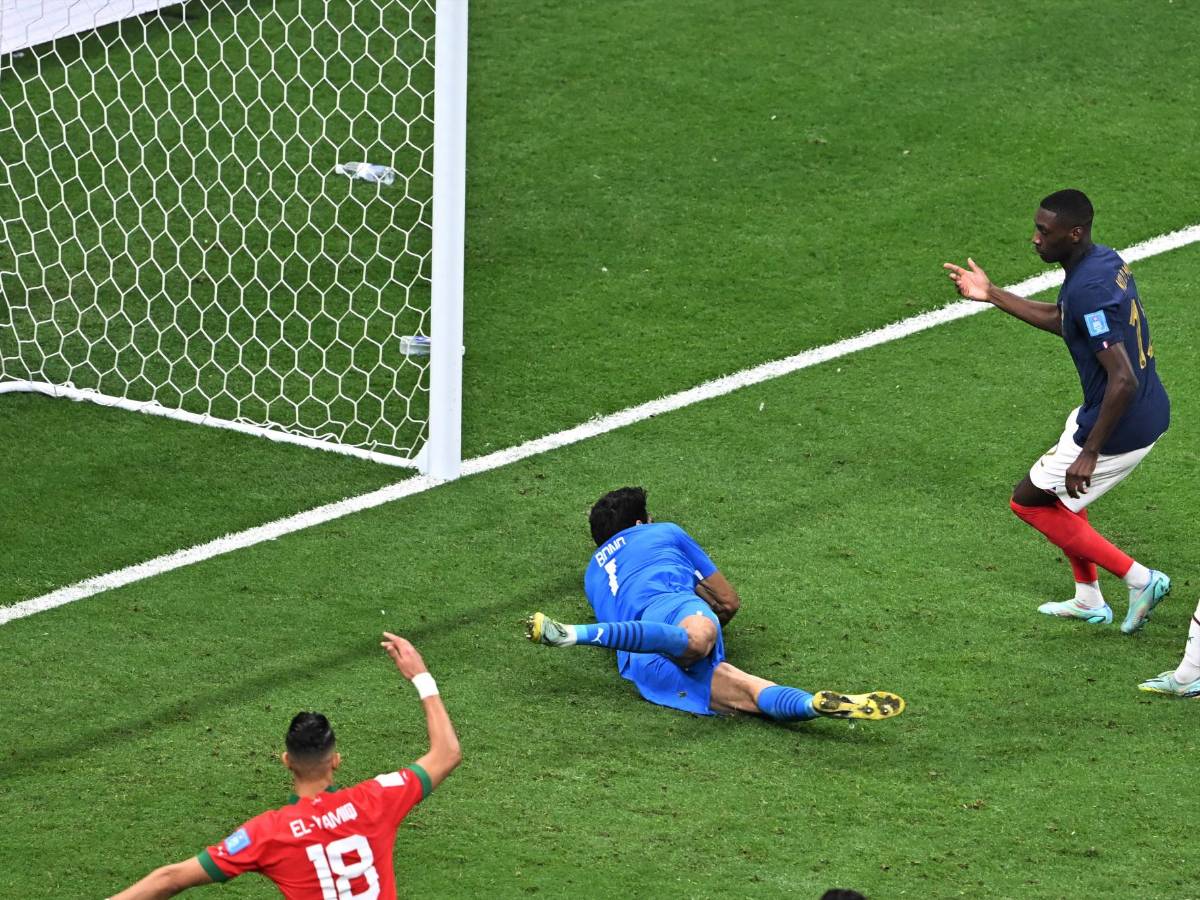 Randal Kolo Muani tenía solo un minuto de haber ingresado de cambio y marcó el gol de la tranquilidad.