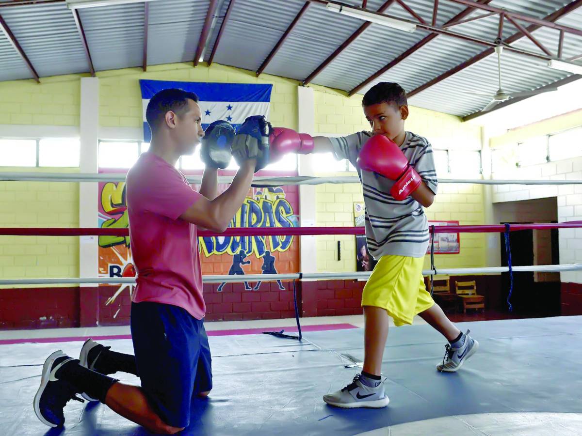 Fernándo Durán entrena a Ángel Oseguera todas las semanas.