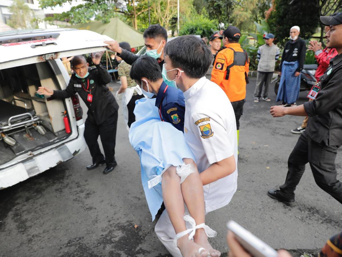 Al menos 55 muertos por un sismo en la provincia más poblada de Indonesia