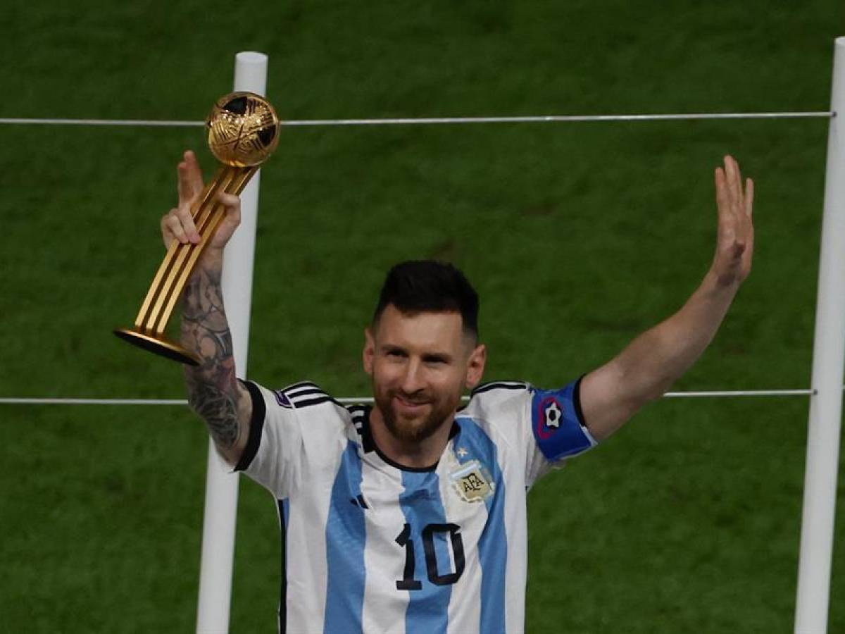 Messi recibe especial regalo en su despedida de Argentina