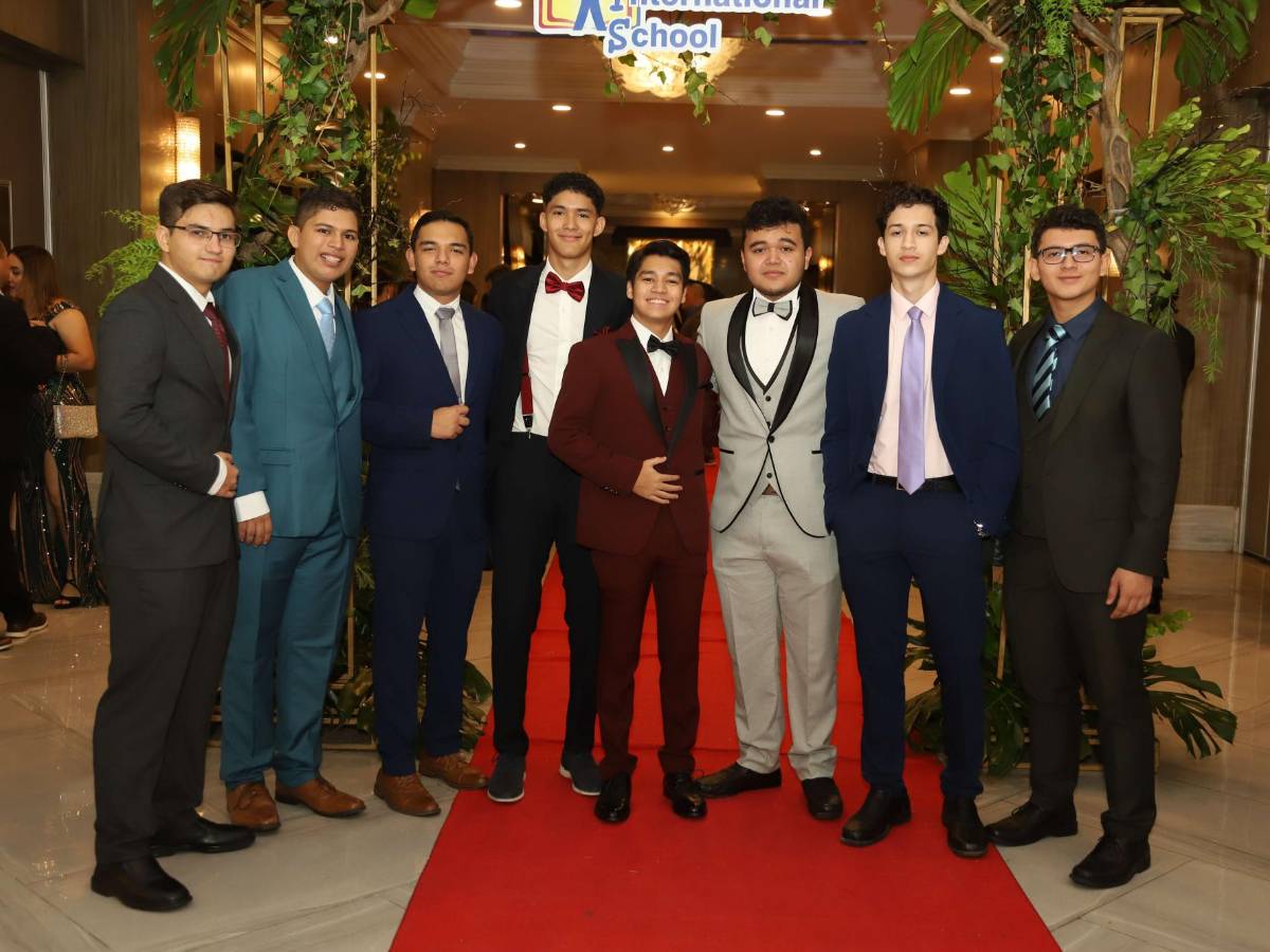Western International School festeja a sus recién graduados