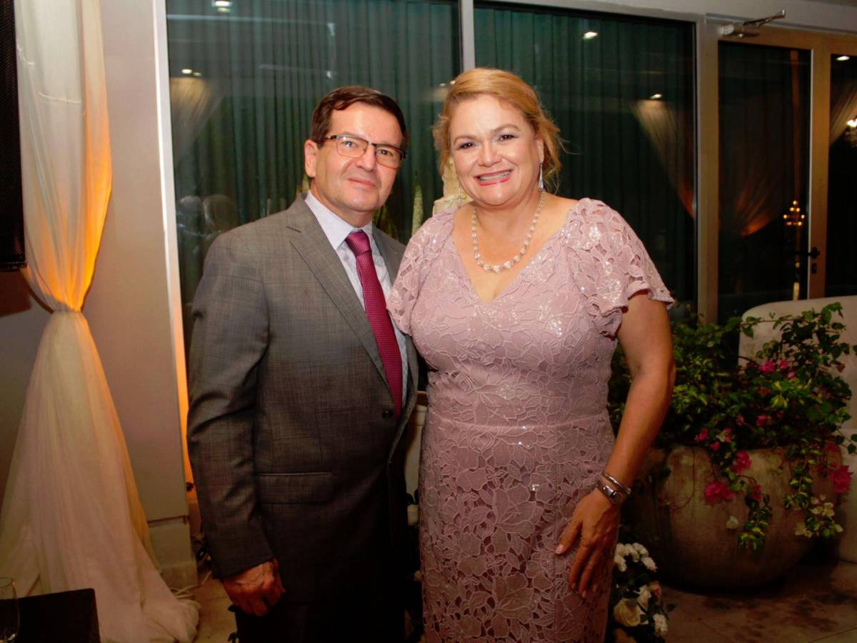 Luis López y Pahola García unieron sus vidas ante la ley