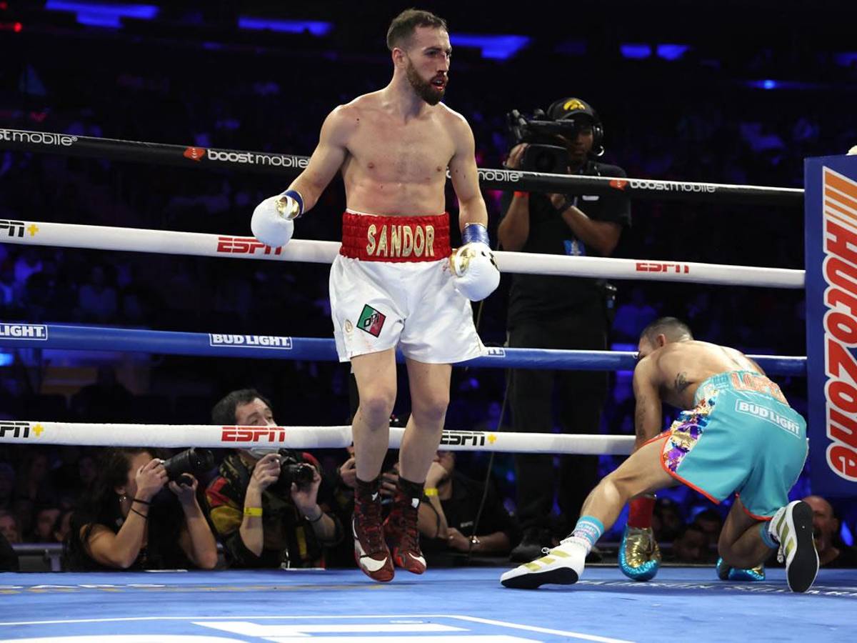 El boxeador hondureño fue la lona en dos ocasiones, en una hubo conteo y en otra el árbitro la tomó con un desliz.