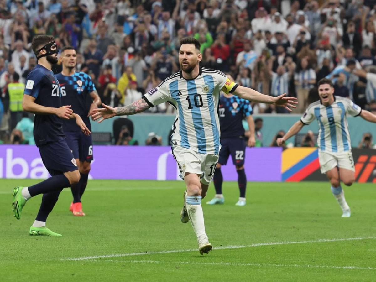 Messi celebrando su gol de penal contra Croacia.