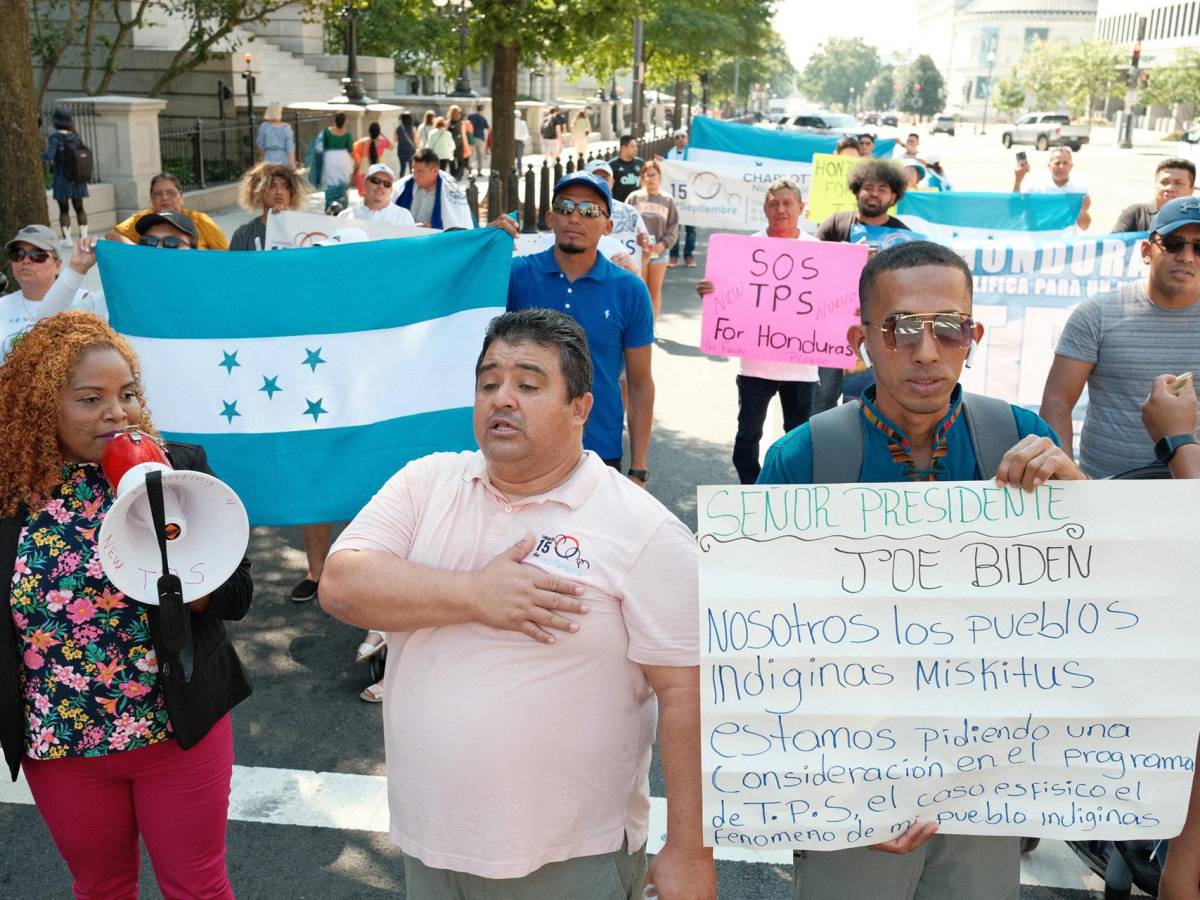 “Xiomara, súmate a la lucha”: Hondureños reclaman TPS para afectados por huracanes