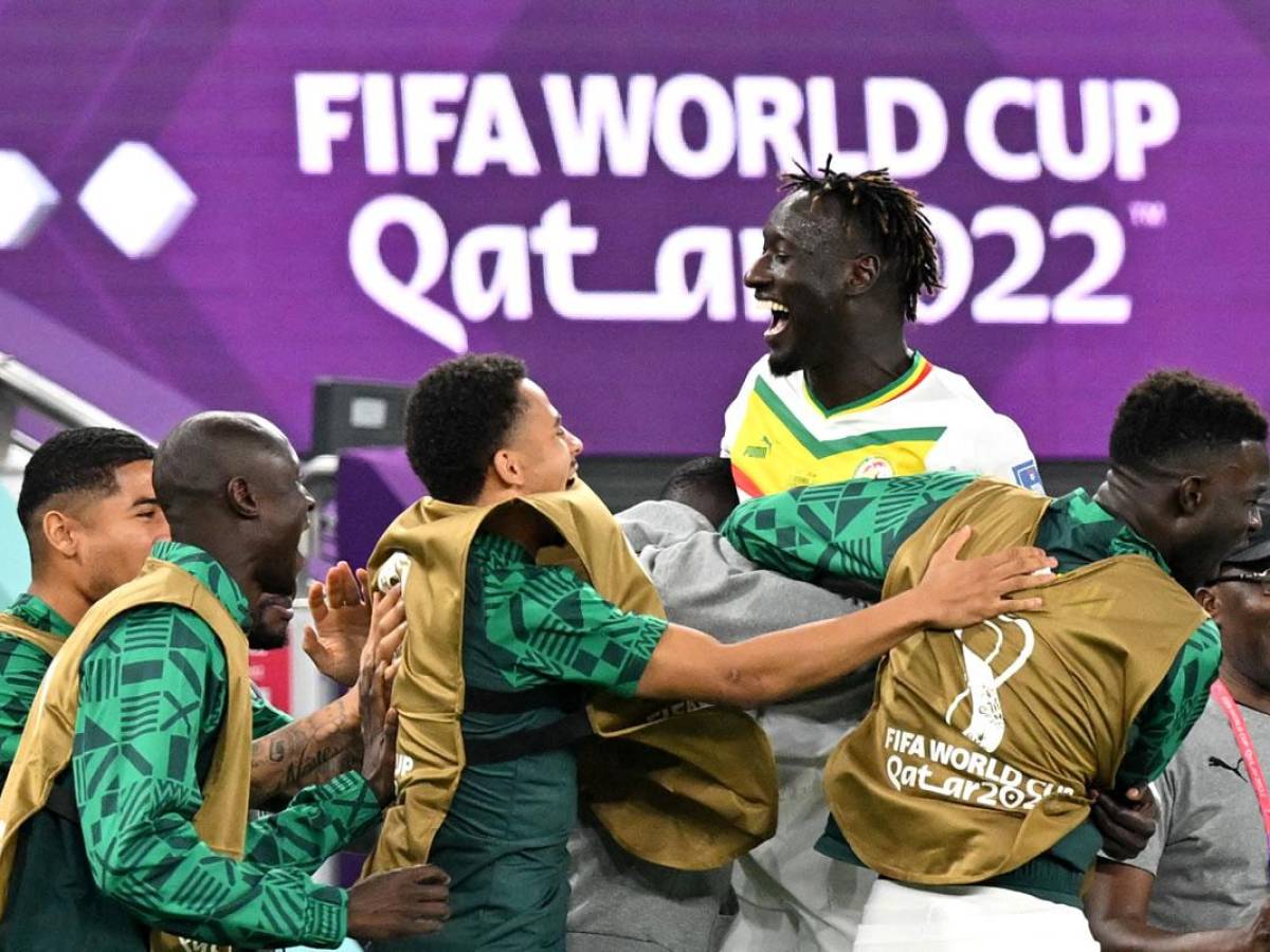 Jugadores de Senegal celebrando el segundo gol que marcó Famara Diedhiou.