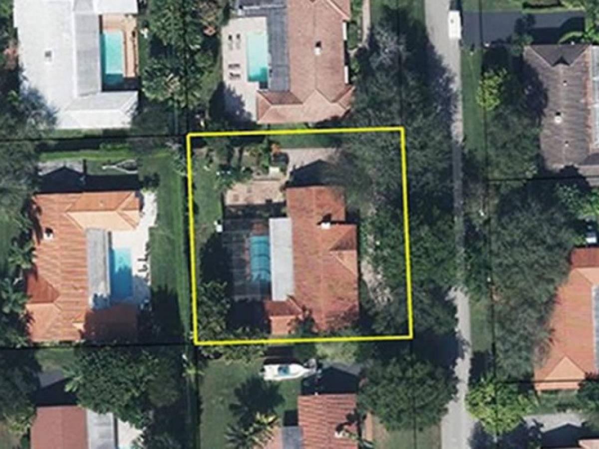 Pepe Lobo compró casa en Miami meses antes de entregar Gobierno