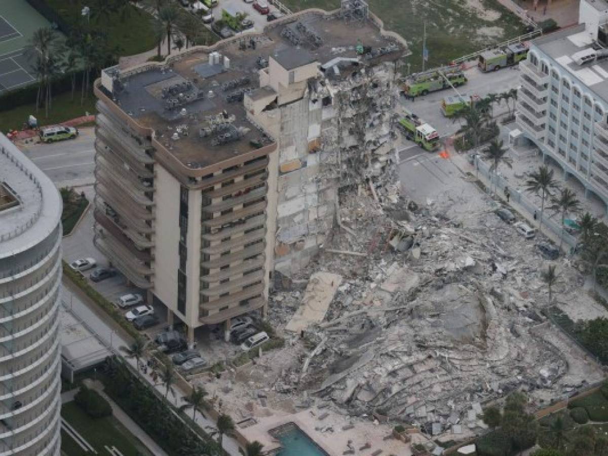 'No quedó nada', dicen supervivientes del derrumbe en Miami Beach