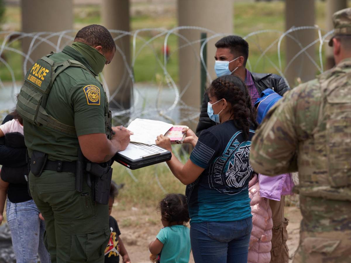 EEUU agilizará casos de asilo en la frontera en medio de dudas y amenazas