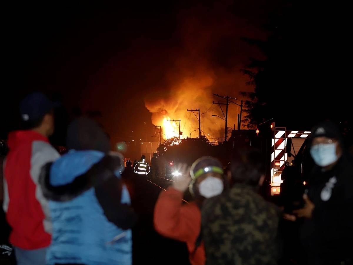 Un muerto y 15 heridos deja explosión de gasoducto de Pemex en México