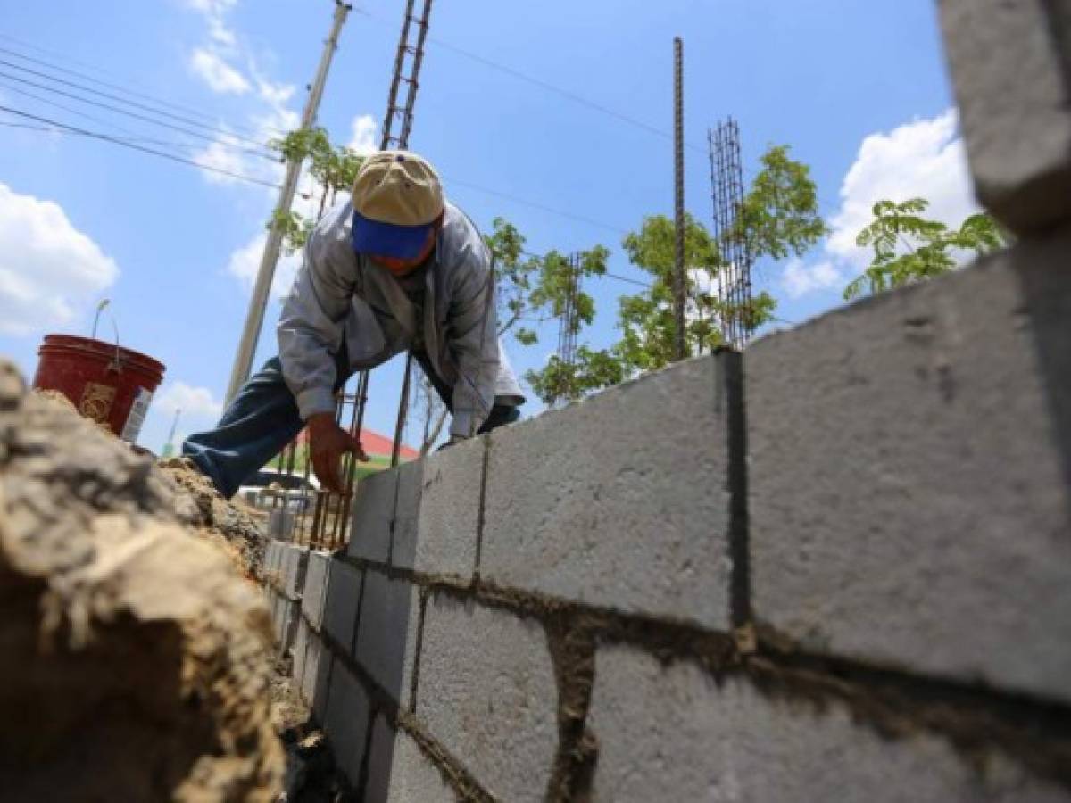 Rebaja al cemento permitirá construcción de más viviendas sociales y de clase media