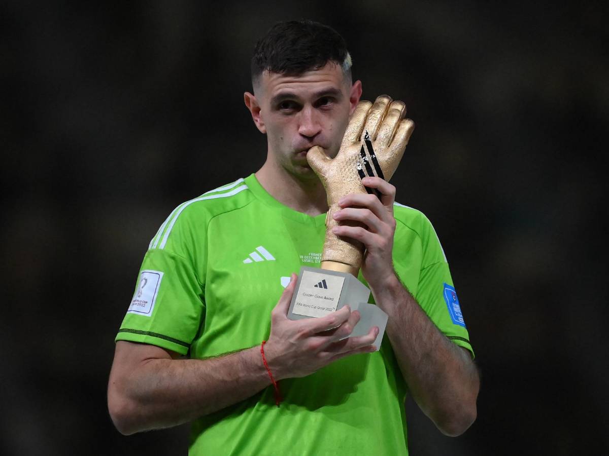 ‘Bebé llorón’: ‘Dibu’ Martínez sigue con polémica contra Mbappé