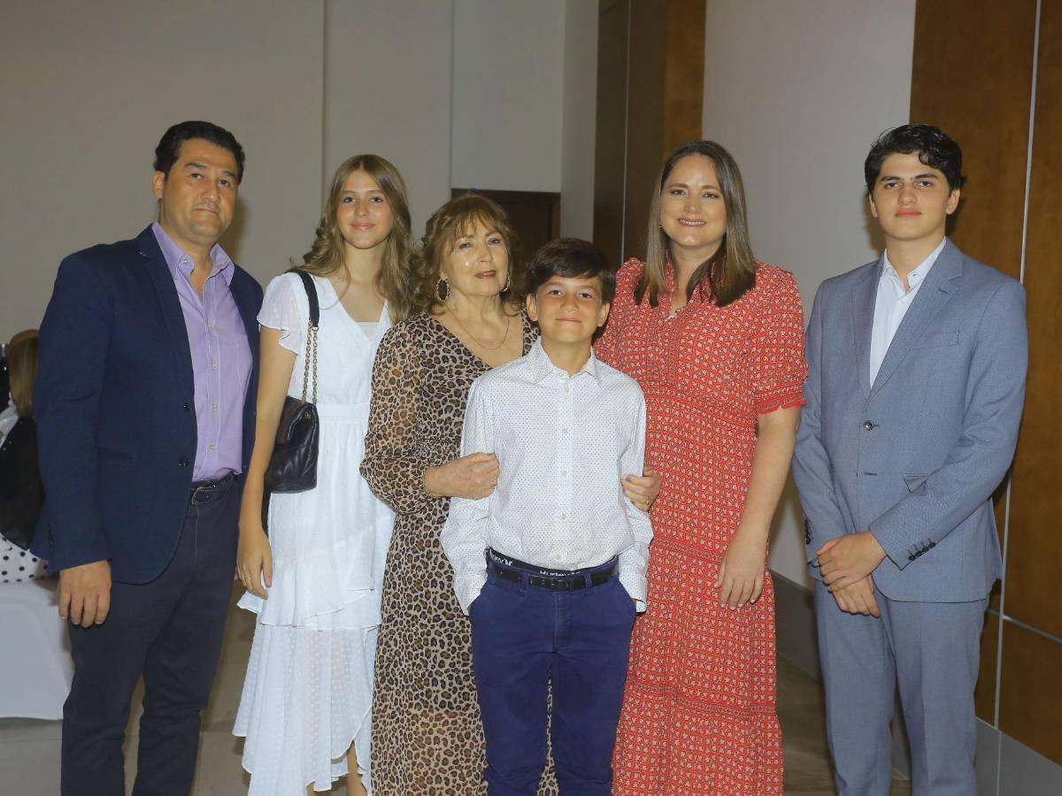 Asociación Cuerpo Consular Sampedrano celebra reunión mensual