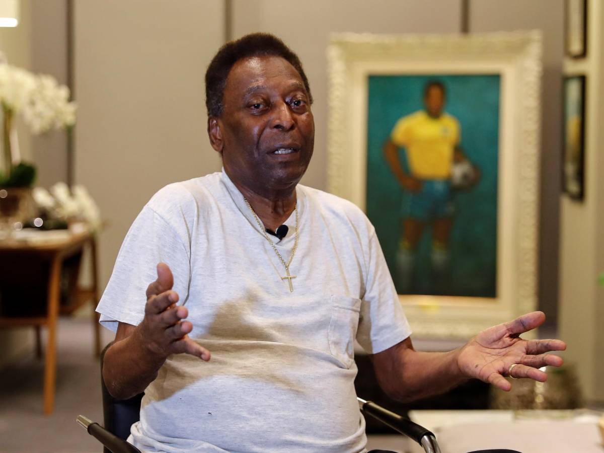 La salud de Pelé mejora, pero seguirá hospitalizado