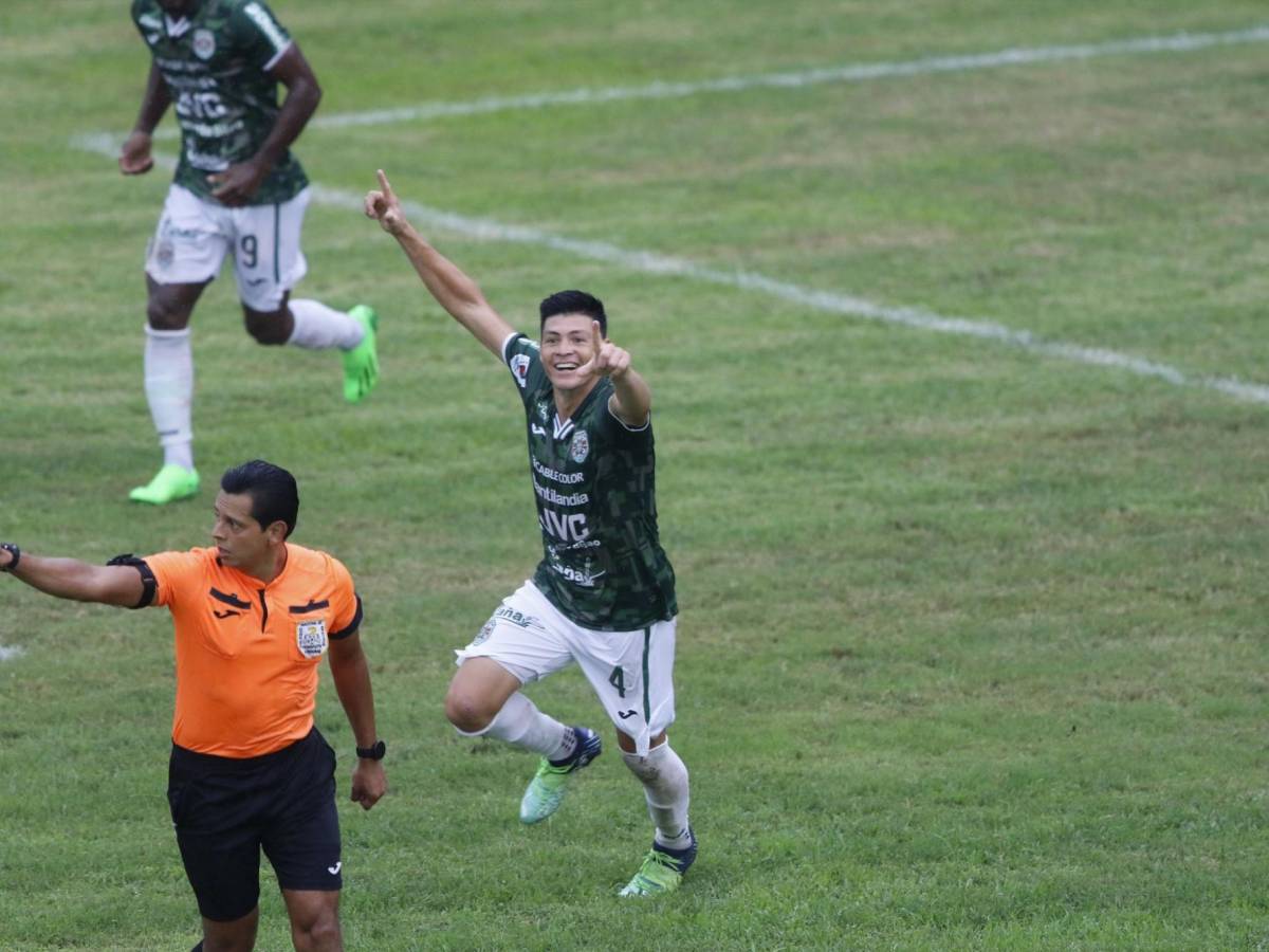 Francisco Martínez y su felicidad tras su primer gol en la Liga Nacional de Honduras.