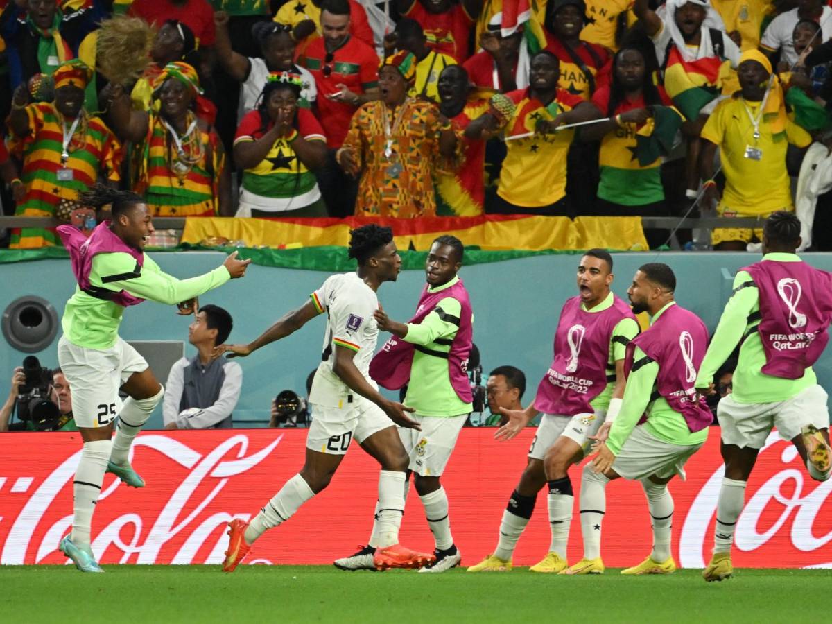 Mohammed Kudus celebrando el segundo gol con sus compañeros.