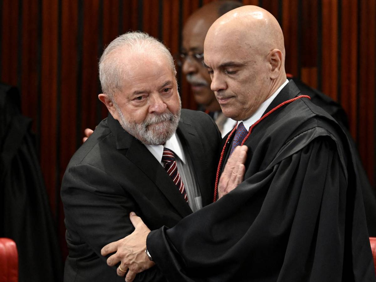 Lula llora al ser certificado presidente electo de Brasil por tercera vez