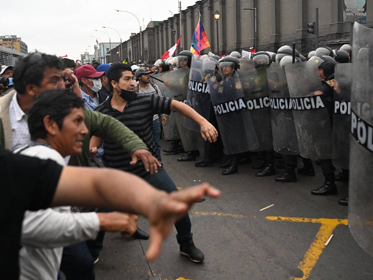 Juez dicta siete días de detención preliminar a expresidente Pedro Castillo