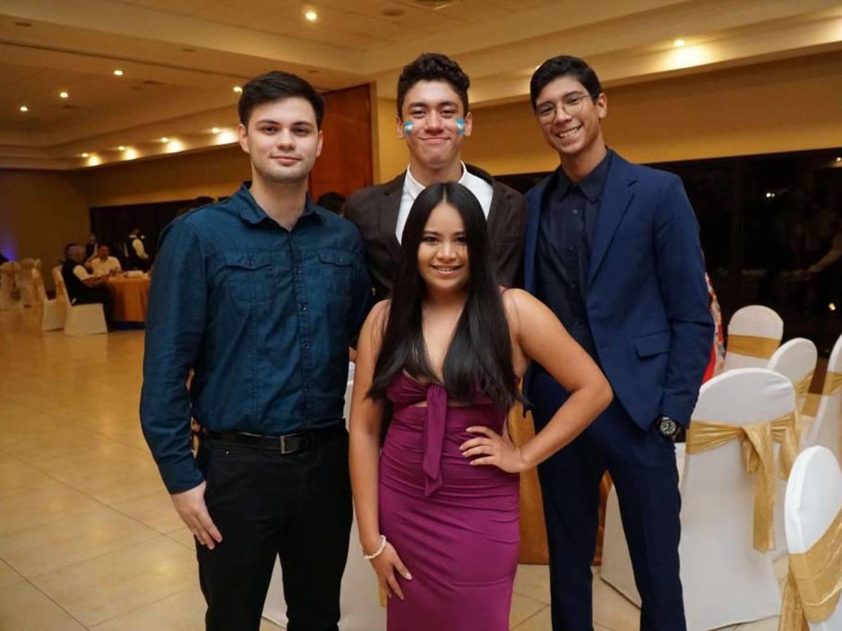 Cena navideña del club de natación Delfines Sampedranos