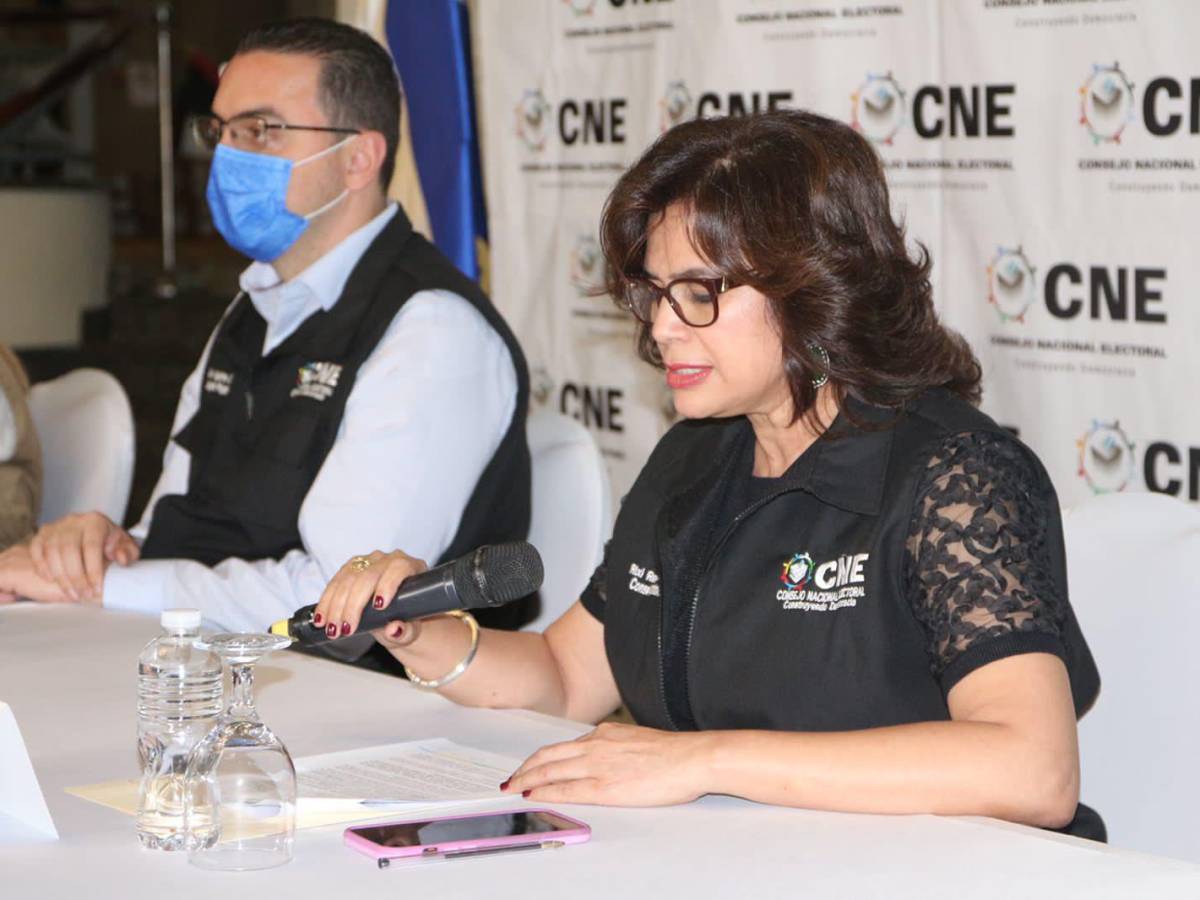 CNE ha revisado 400 maletas electorales, confirma Rixi Moncada