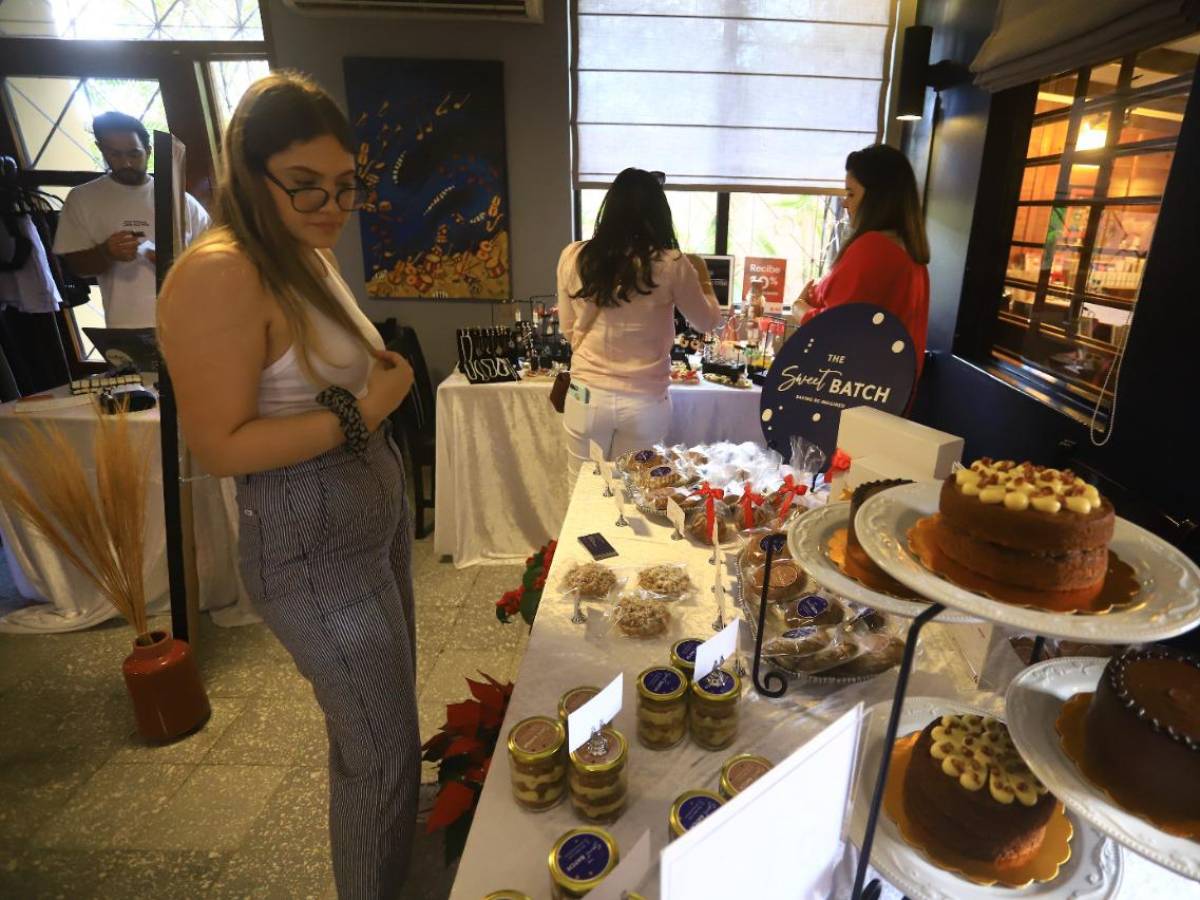 Emprendedores participan en el Christmas Pop Up Shop de la Revista Estilo