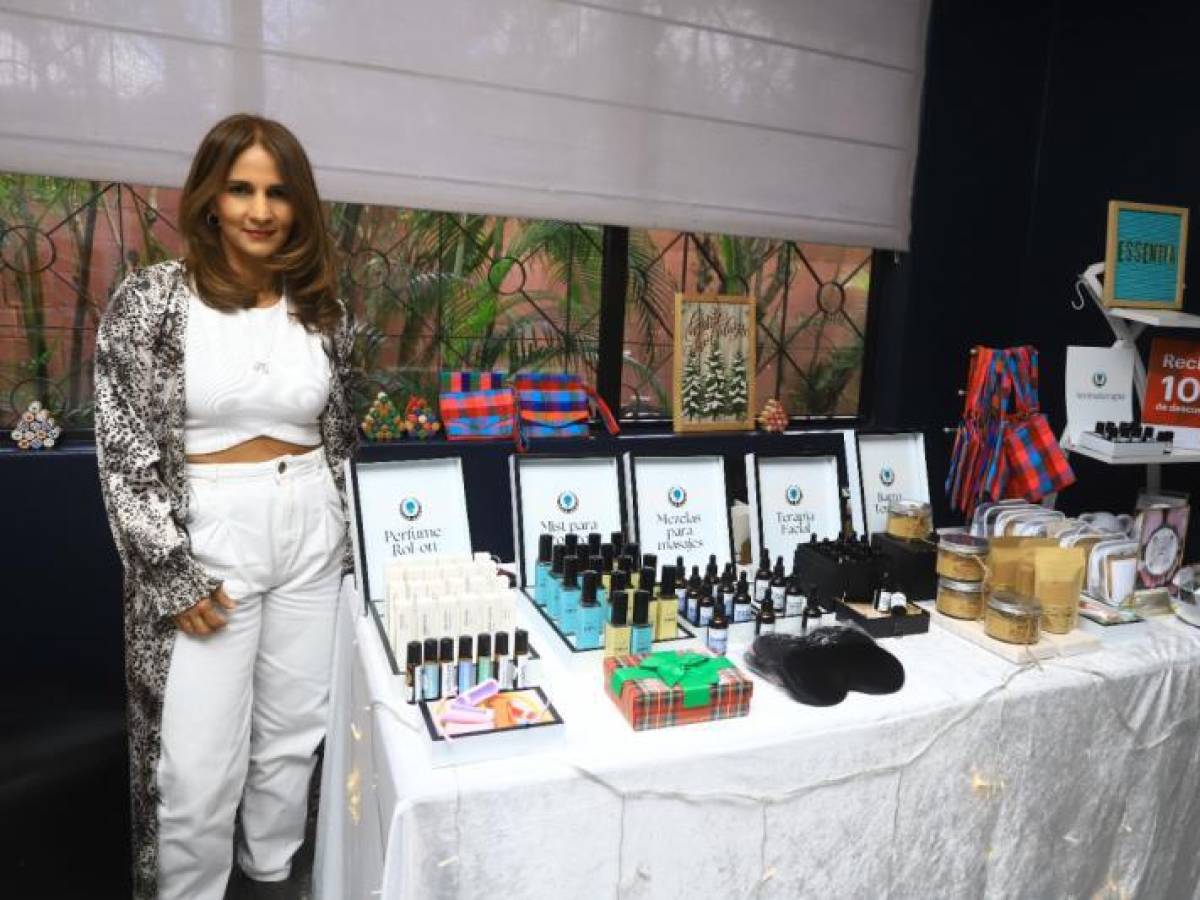 Emprendedores participan en el Christmas Pop Up Shop de la Revista Estilo