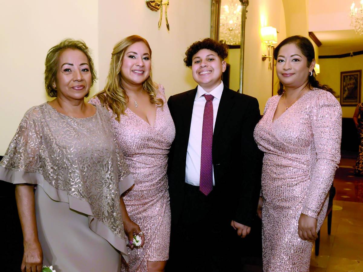 Edwin y Merari contraen matrimonio civil rodeados de amor