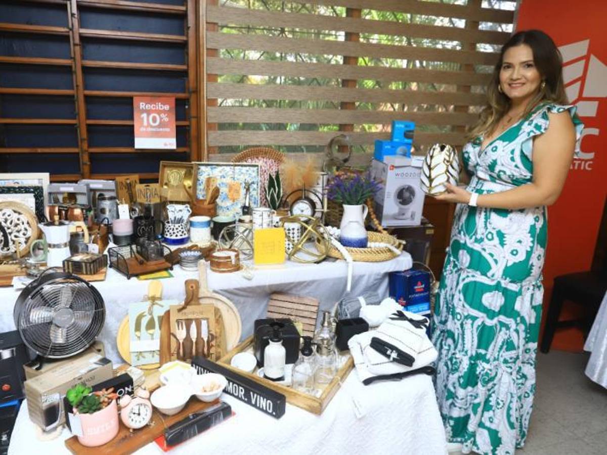 Emprendedores participan en el Christmas Pop Up Shop de la Revista Estilo
