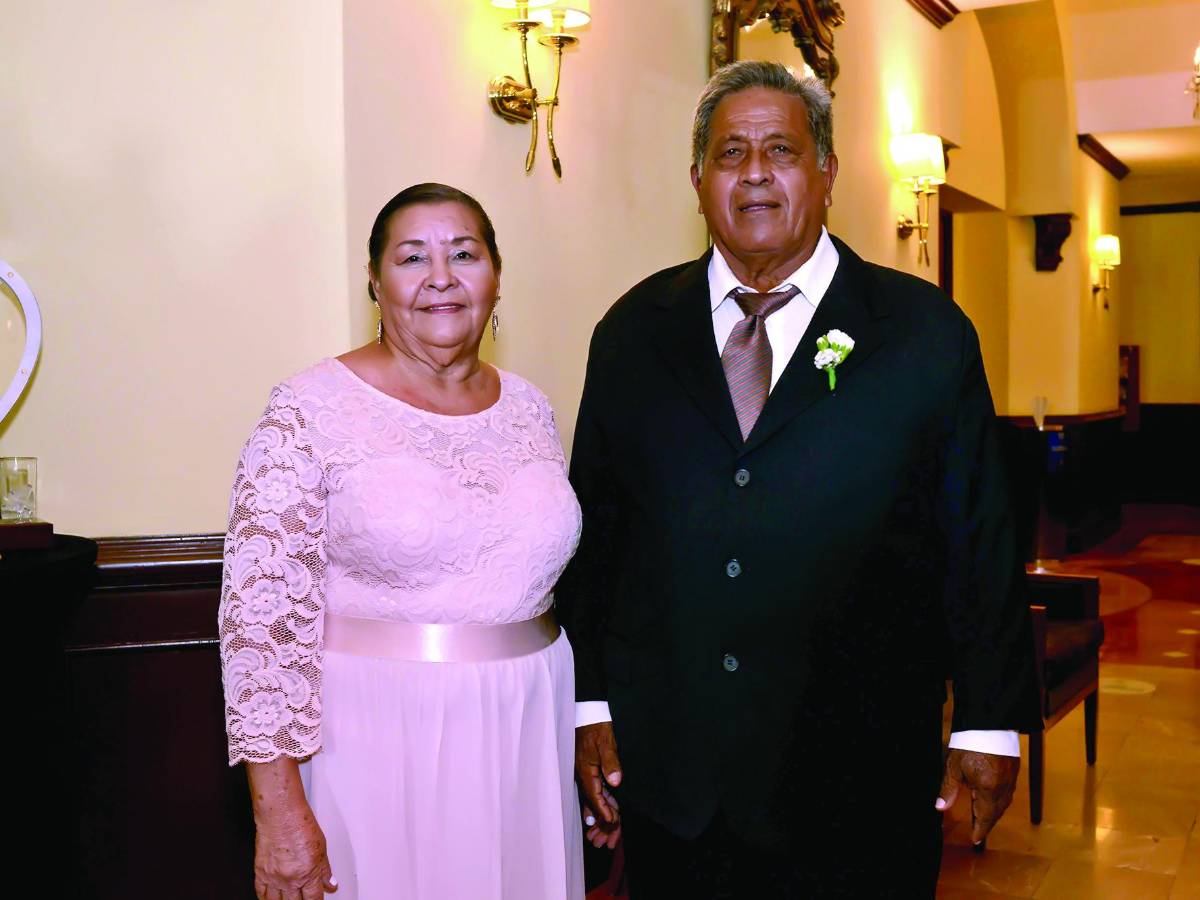 Edwin y Merari contraen matrimonio civil rodeados de amor