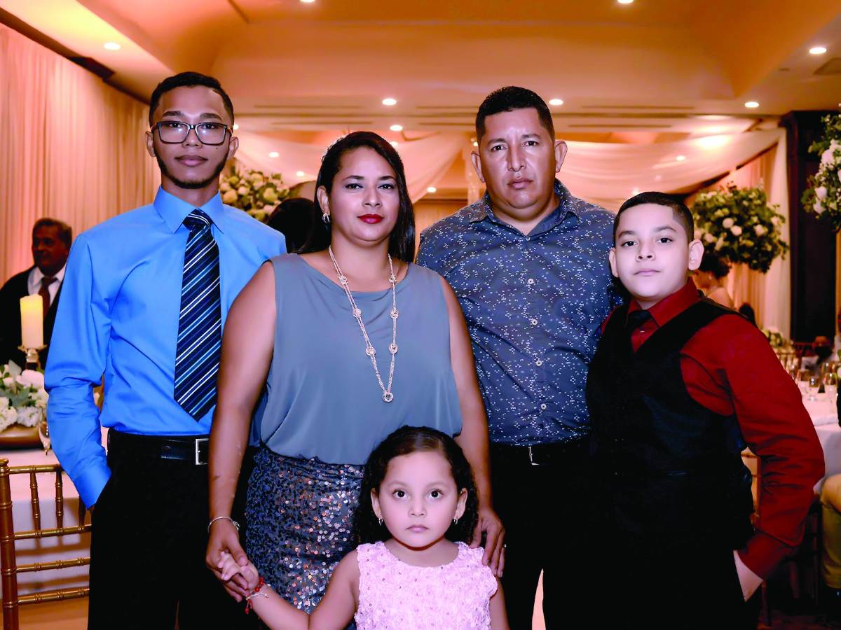 Edwin y Merari contraen matrimonio civil rodeados de amor