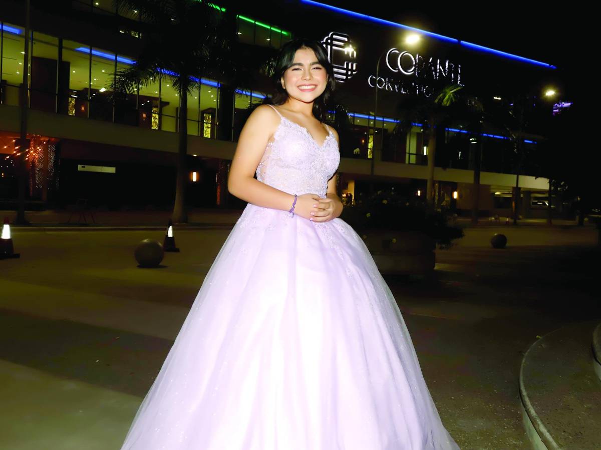 Ariana Rodríguez celebra sus 15 rodeada de amor