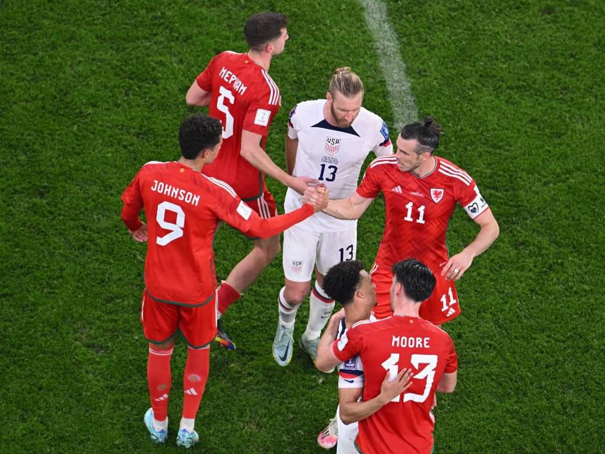 No se vio: Lo que pasó entre Gareth Bale y jugadores de EUA y primera mancha en el Mundial de Qatar