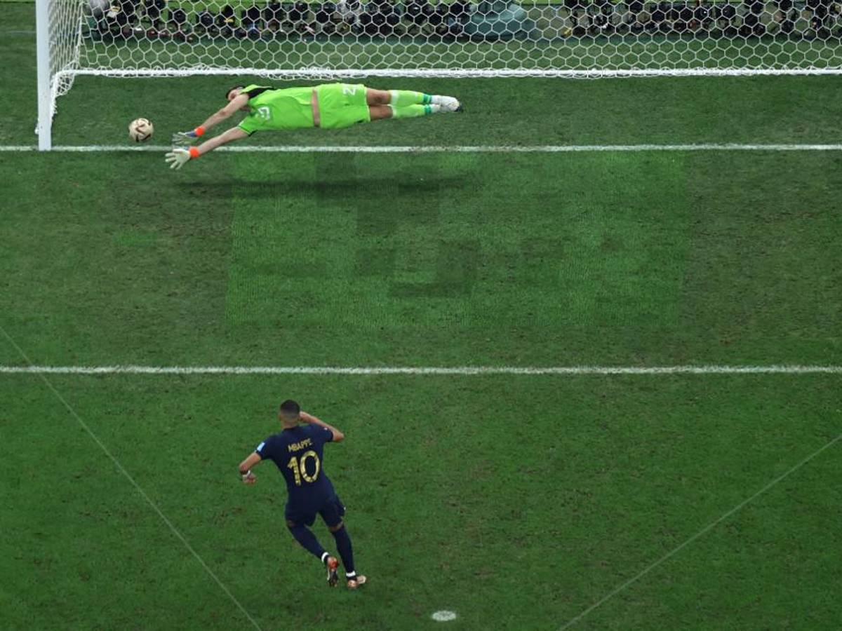 El penal marcado por Kylian Mbappé fue imposible de poder detener para Hugo Lloris.