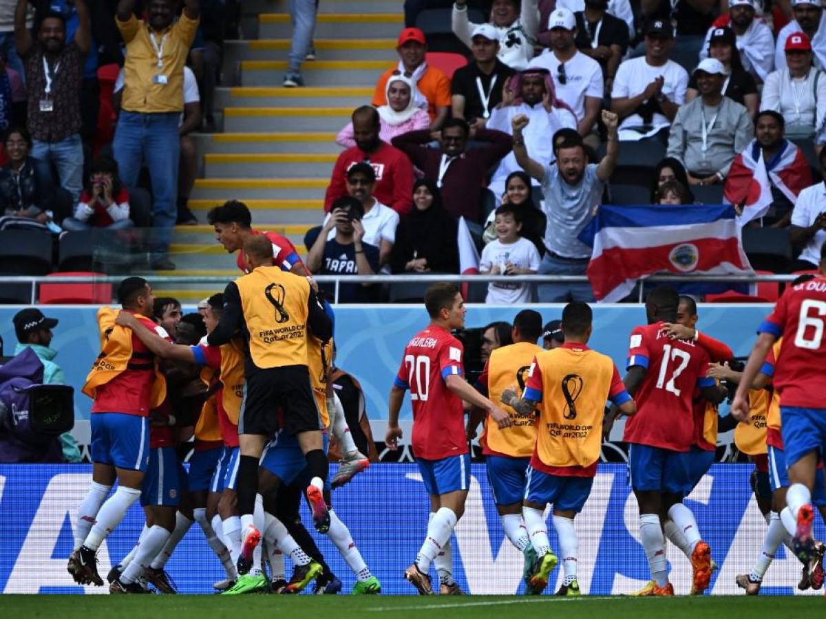 ¡Costa Rica vence a Japón y sigue con vida en el Mundial!