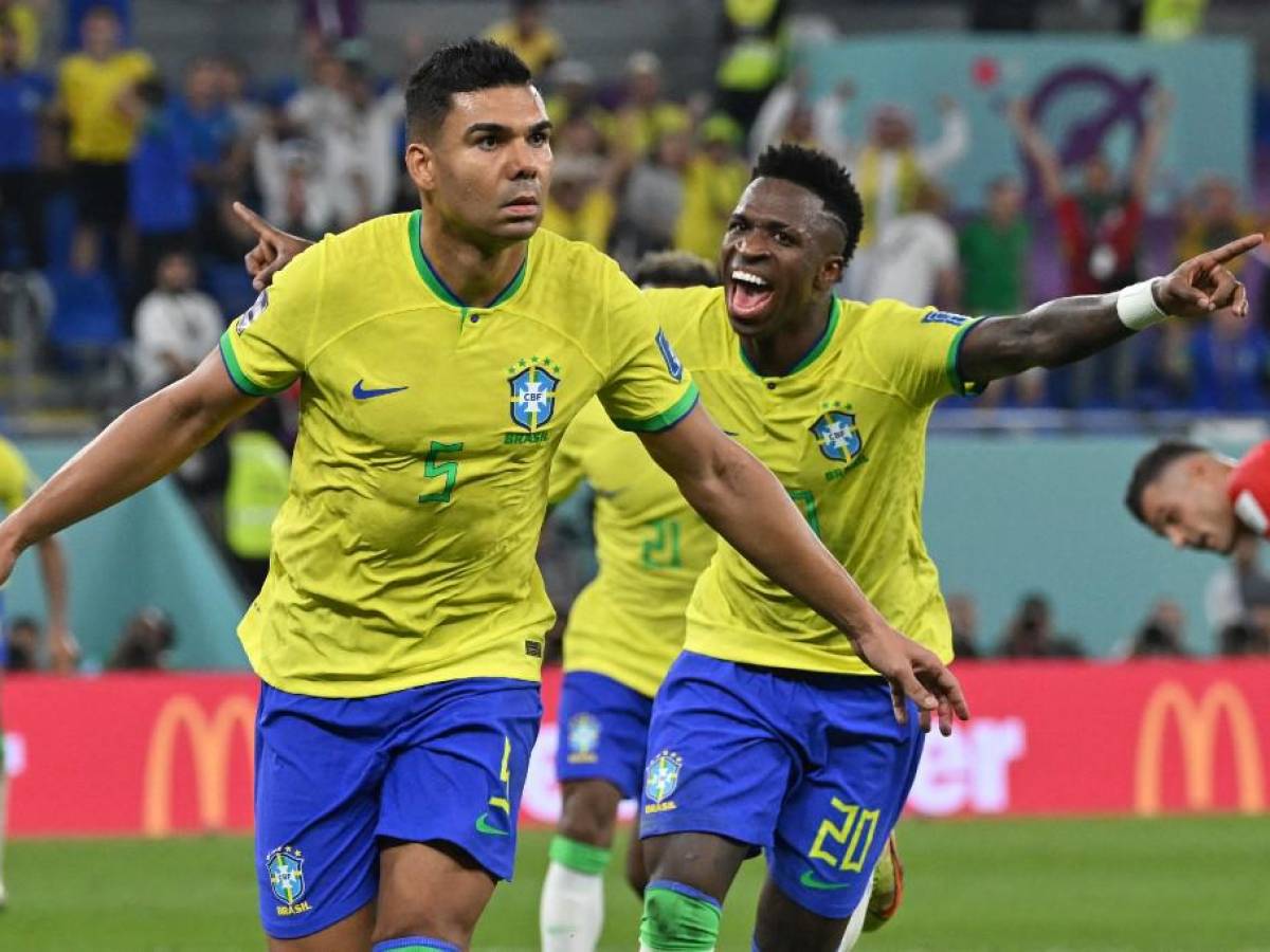 Brasil avanza a octavos de final con genialidad de Casemiro