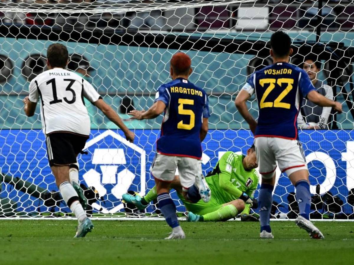 Ilkay Gundogan puso en ventaja a Alemania por la vía penal.