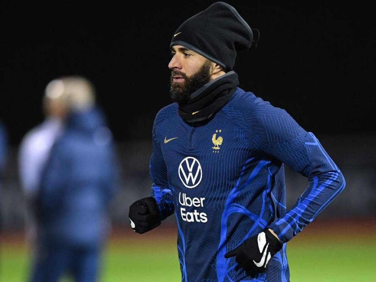 Benzema se retiró en el entrenamiento de Francia de este martes.