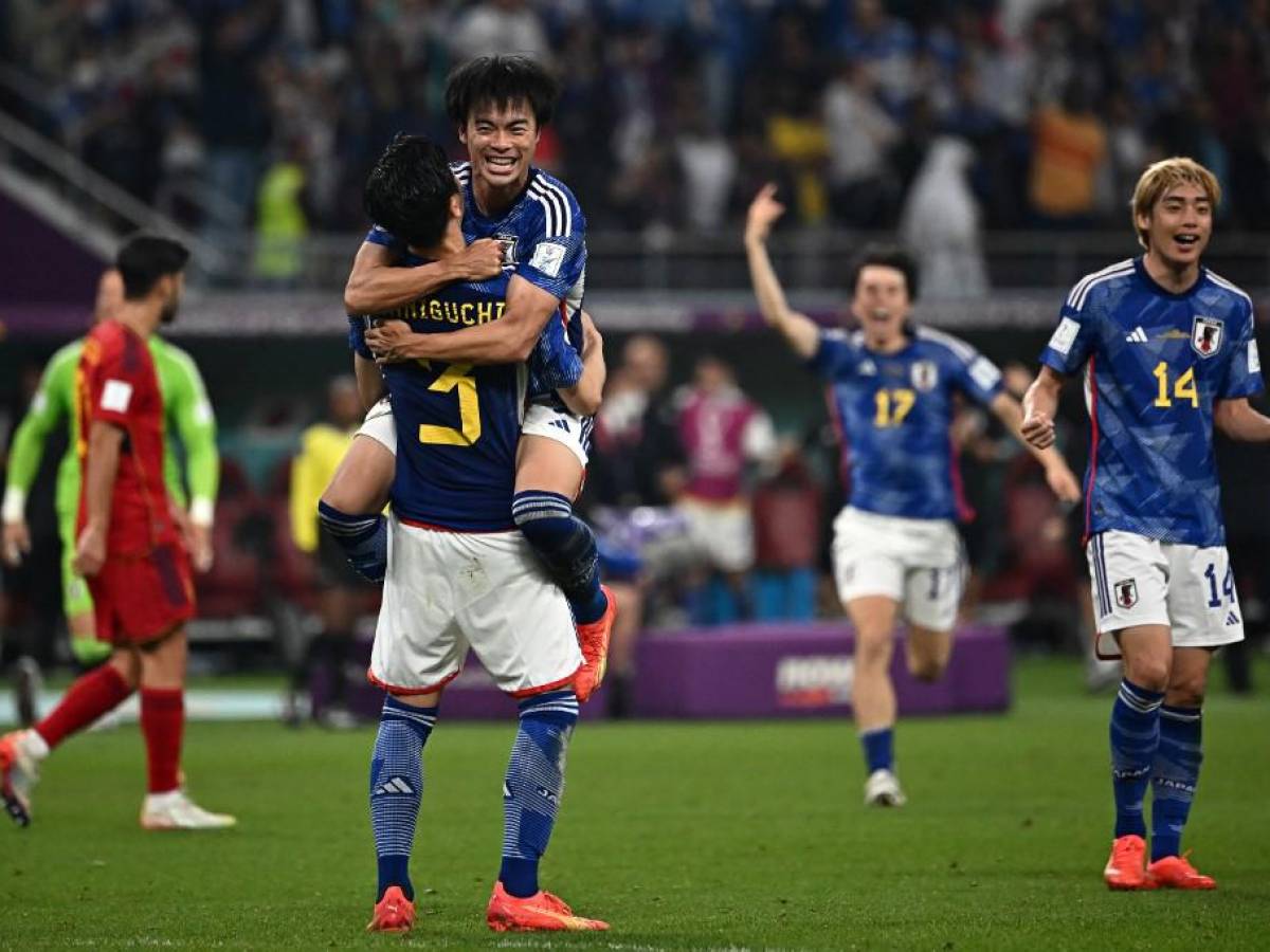 Japón celebró por todo lo alto el pase a octavos; avanzaron como líderes.