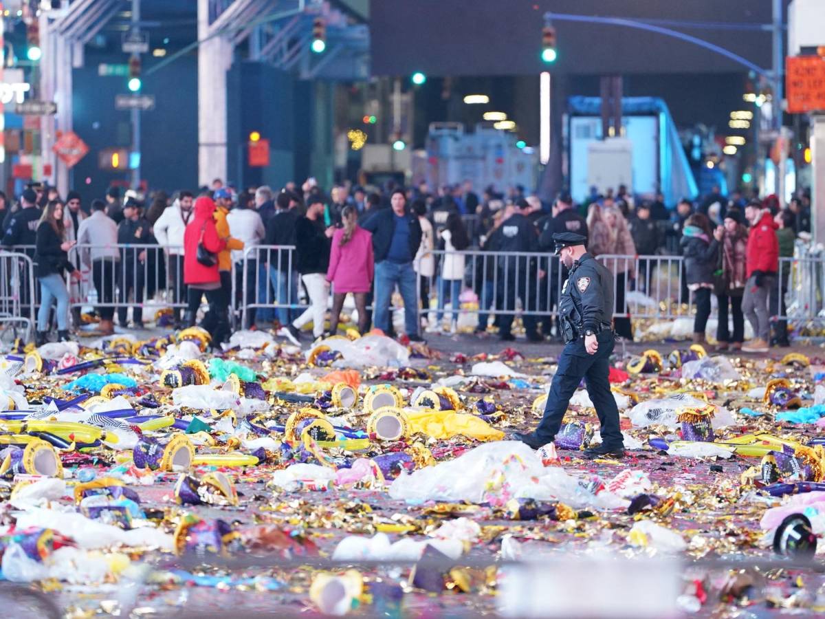 Tres policías heridos en ataque con machete cerca de festejos en Times Square
