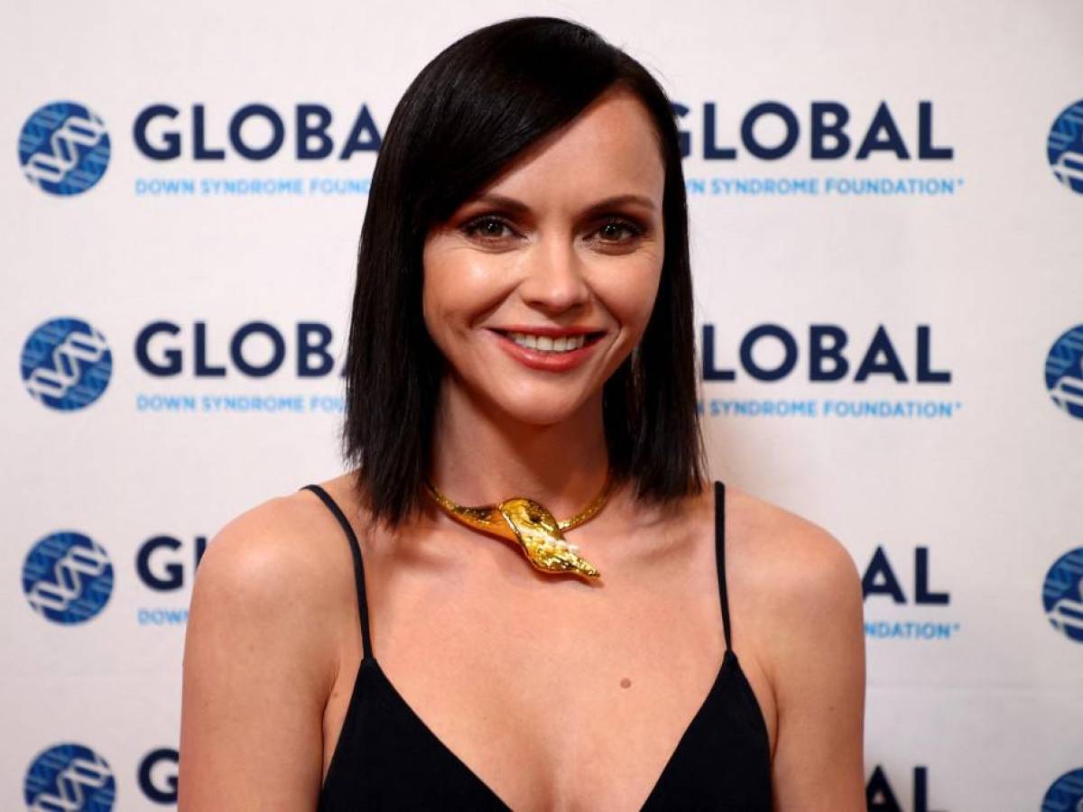 Christina Ricci revela que vendió su colección de bolsos de lujo para pagar su divorcio