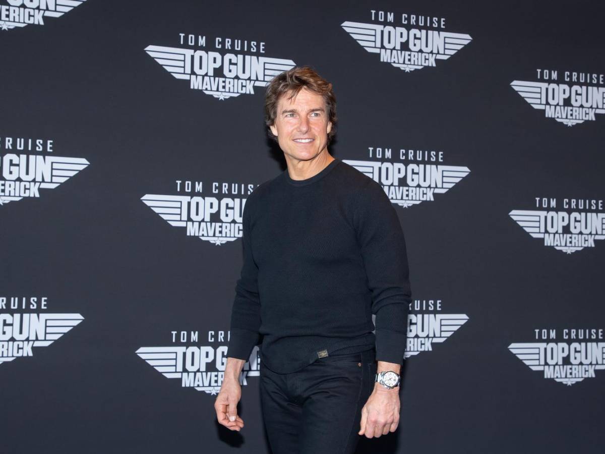 VIDEO: Tom Cruise hace salto extremo para celebrar el éxito de ‘Top Gun’
